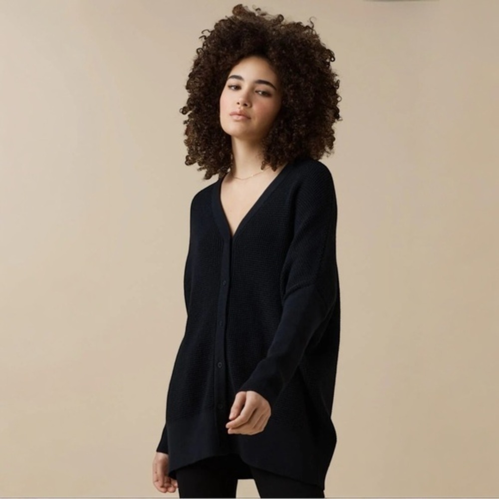 Vetta capsule XS The Waffle V-Neck Oversized Sweater cardigan organic cotton